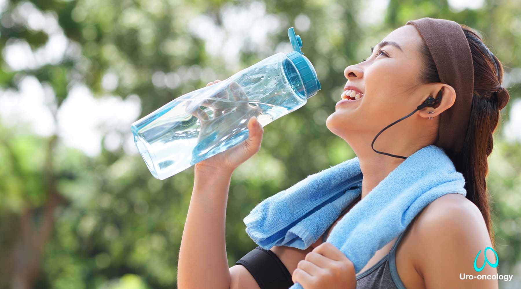 Hidratación y estilo de vida saludable para el riñón